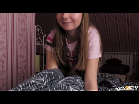 ❤️ Blondie onun BFF-ni dərindən sorur və ağzına boşaldır ❤️ Gözəl porno az.eviewporn.ru